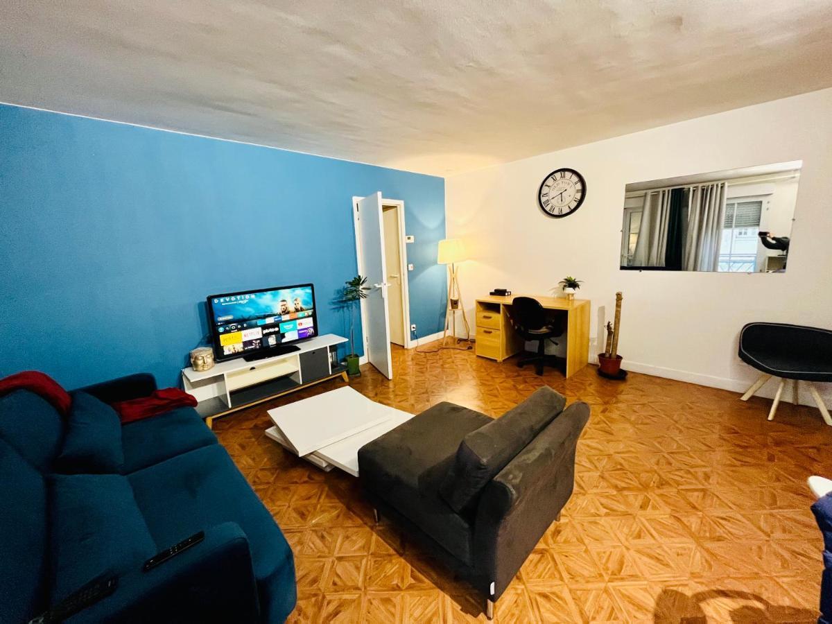 דירות סנליס Stylish Unit In The Center Of Senlis מראה חיצוני תמונה