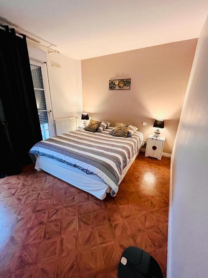 דירות סנליס Stylish Unit In The Center Of Senlis מראה חיצוני תמונה